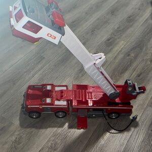 Ultimate Fire Truck by Paw Patrol